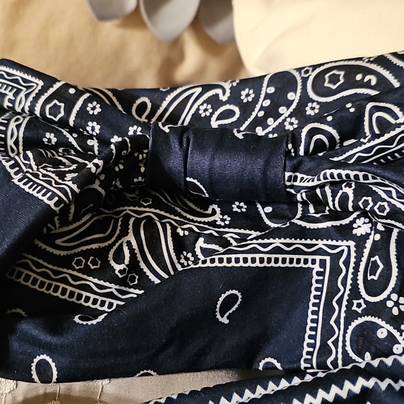 Set of Three Bandana Print Headbands - Picture 4 of 4